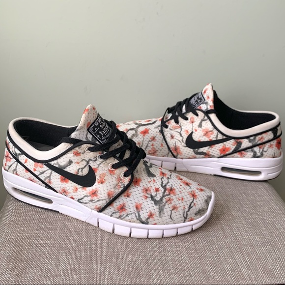 Nike Shoes - SOLD‼️Nike SB ‘Cherry Blossom’
